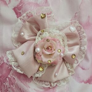 La Pafait Gyaru Lolita Baby Pink And White Rhinestone Bow With Lace Trim